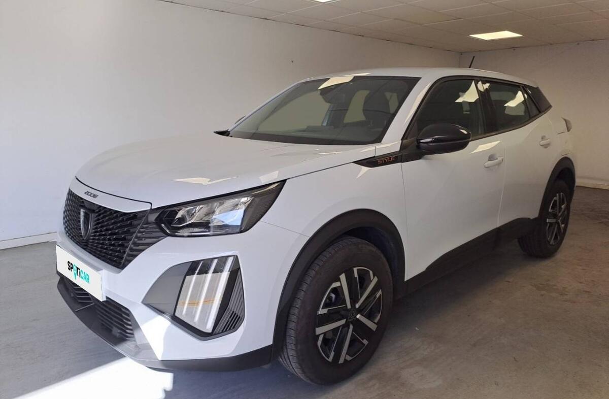 PEUGEOT 2008 1.2 PureTech Style