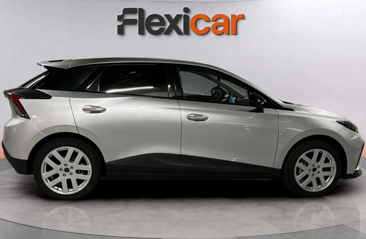 MG MG4 64 kWh Luxury