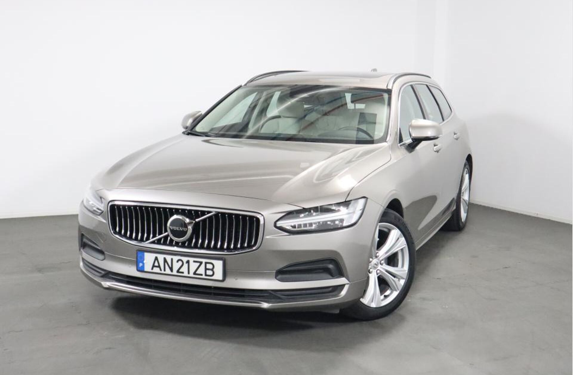 VOLVO V90 2.0 B4 D 197 HYBRID MOMENTUM PLUS AUTO