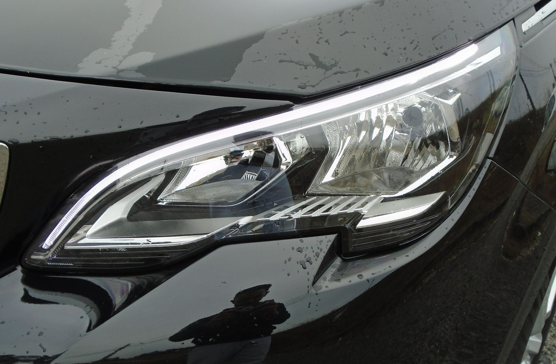 PEUGEOT 3008 1.5 BlueHDi Allure