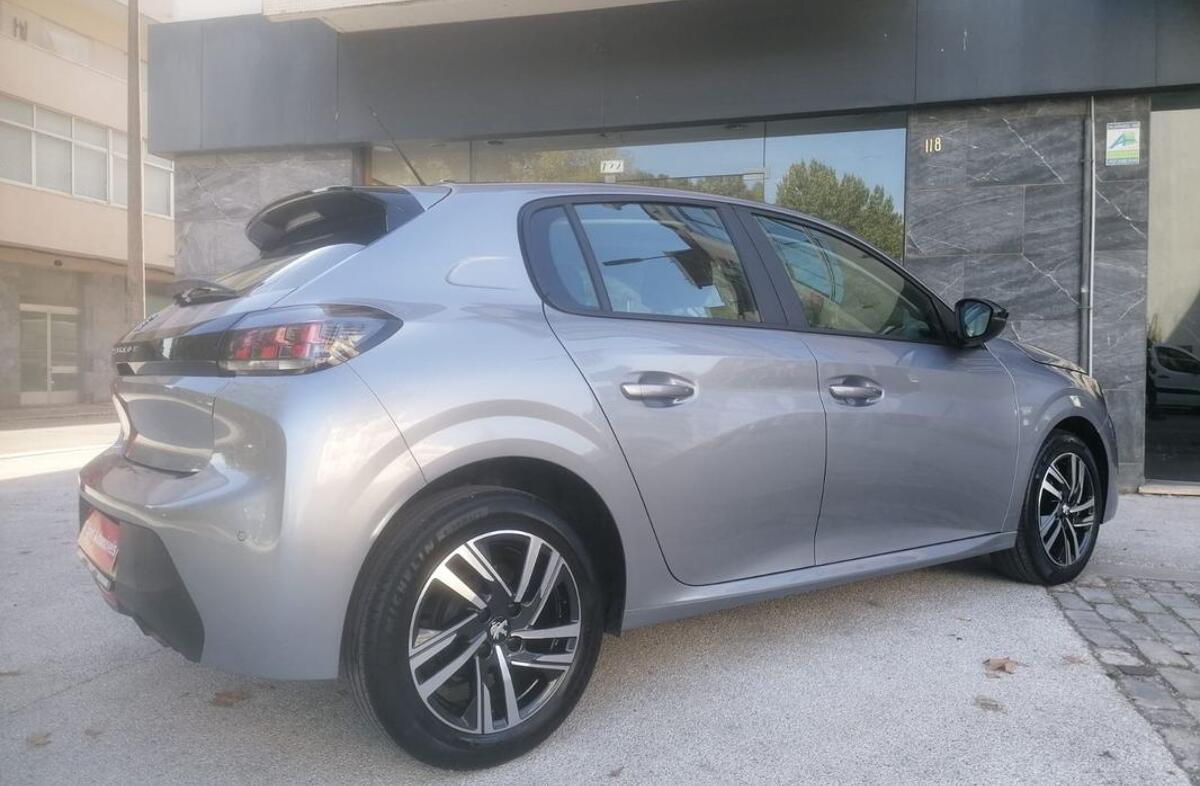 PEUGEOT 208 1.2 PureTech Active Pack