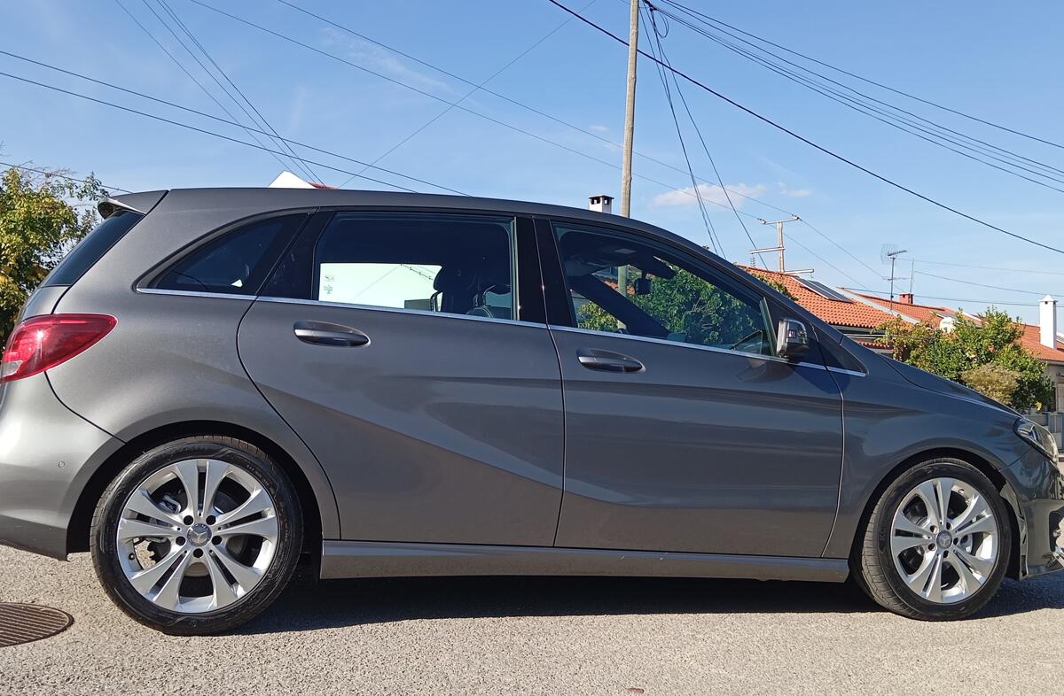 MERCEDES Classe B B 180 Urban