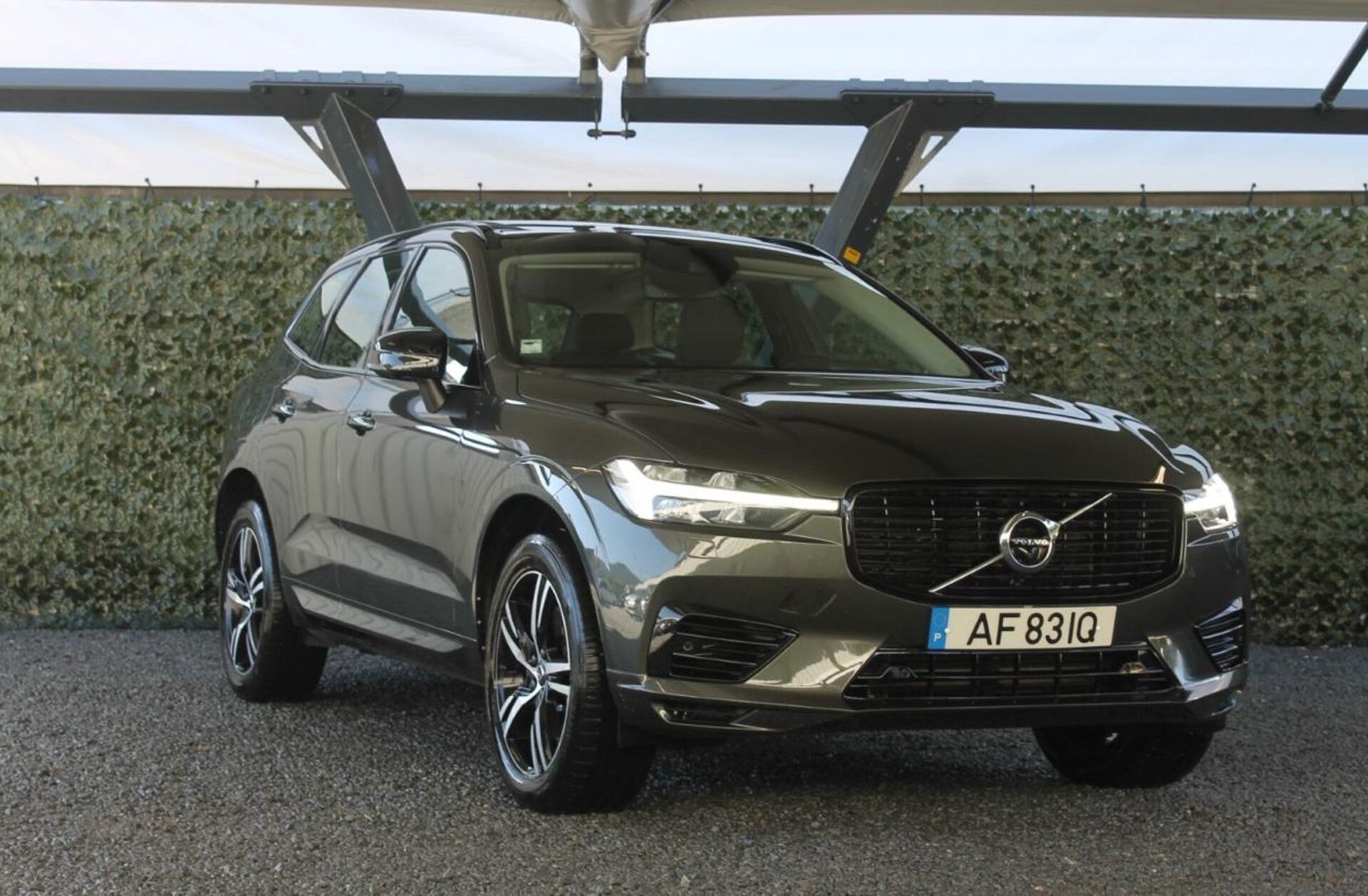 VOLVO XC60 2.0 T6 PHEV R-Design AWD