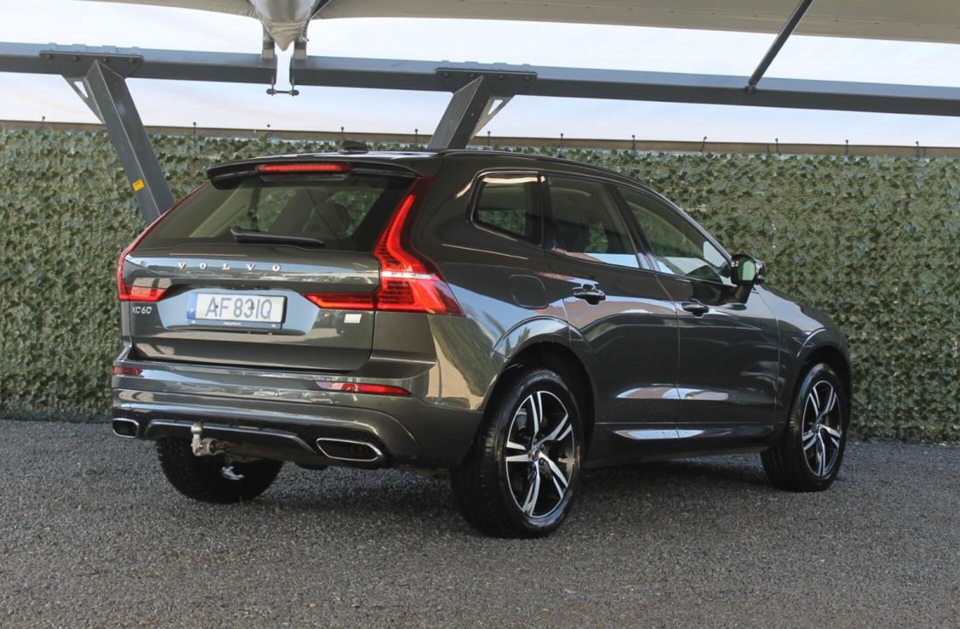 VOLVO XC60 2.0 T6 PHEV R-Design AWD