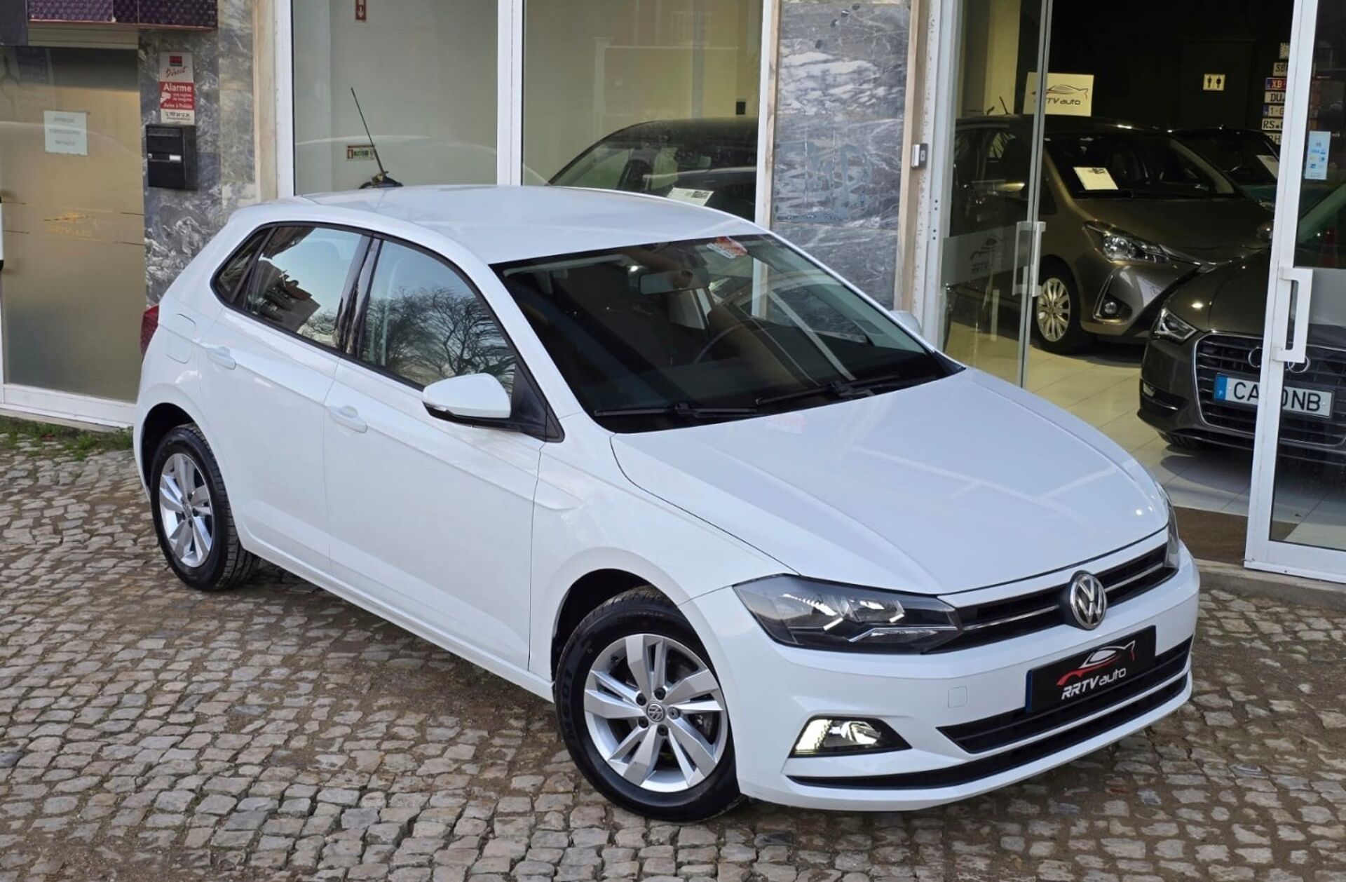 VOLKSWAGEN Polo 1.0 Confortline