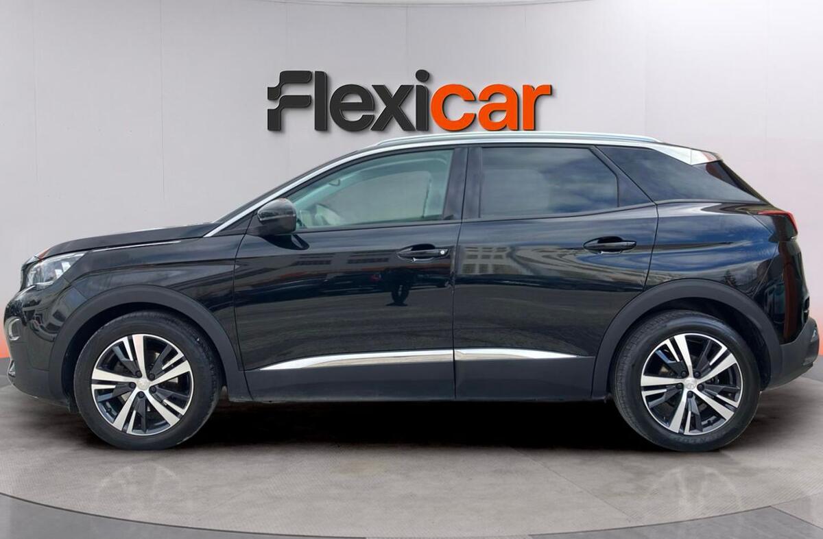 PEUGEOT 3008 1.2 PureTech Allure