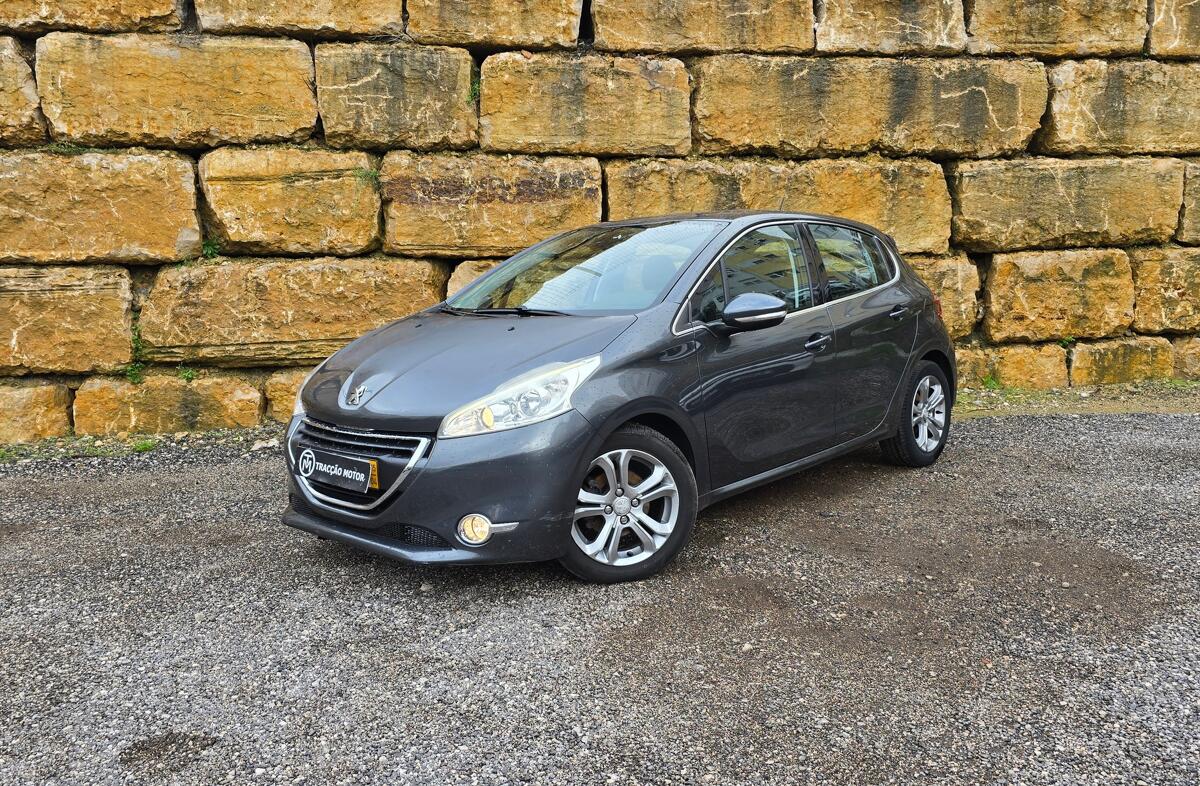 PEUGEOT 208 1.6 BlueHDi Allure