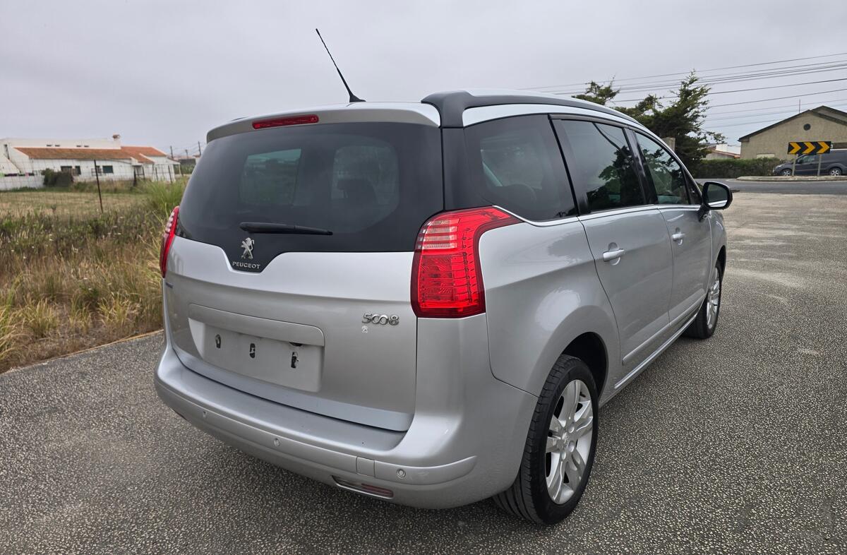 PEUGEOT 5008 1.6 BlueHDi Allure EAT6