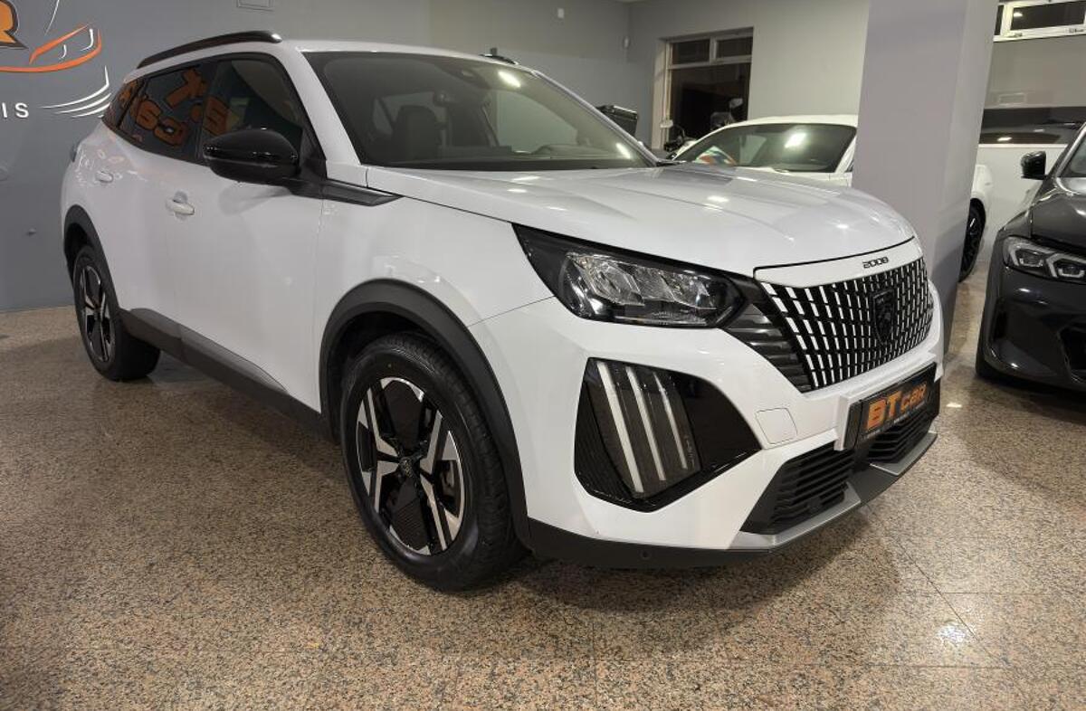 PEUGEOT 2008 1.2 PureTech Allure