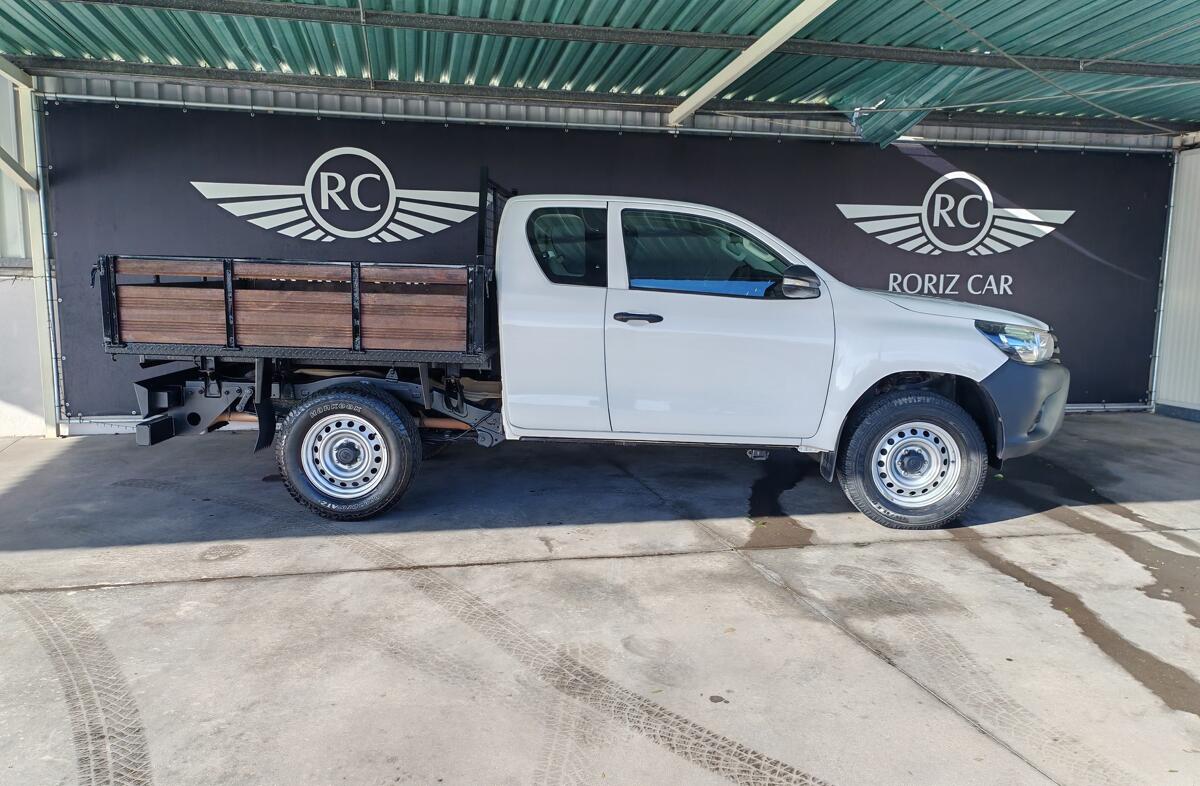 TOYOTA Hilux 2.4 D-4D 4WD CD CM 3L