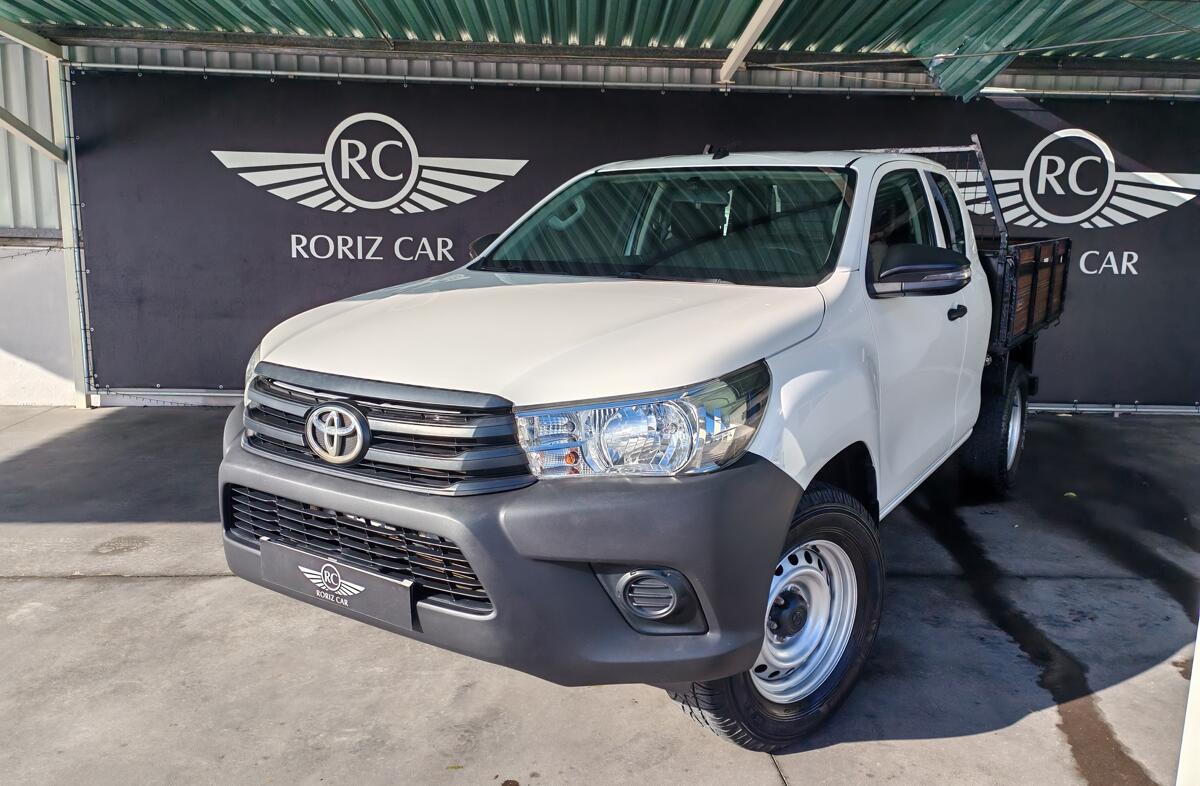 TOYOTA Hilux 2.4 D-4D 4WD CD CM 3L