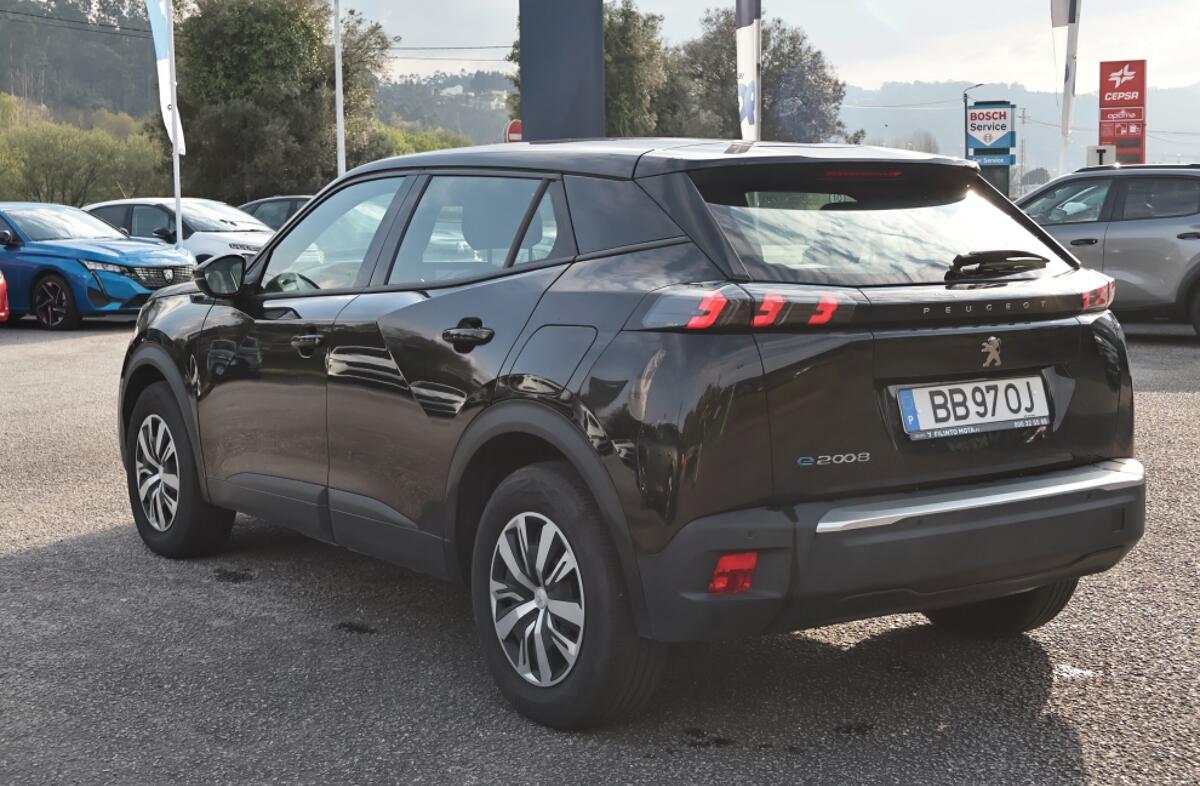 PEUGEOT 2008 e- 50 kWh GT