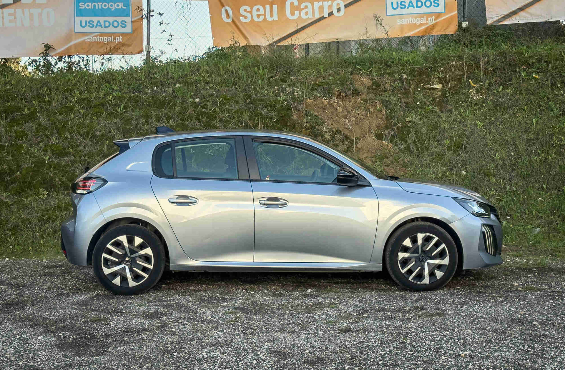 PEUGEOT 208 1.2 PureTech Active