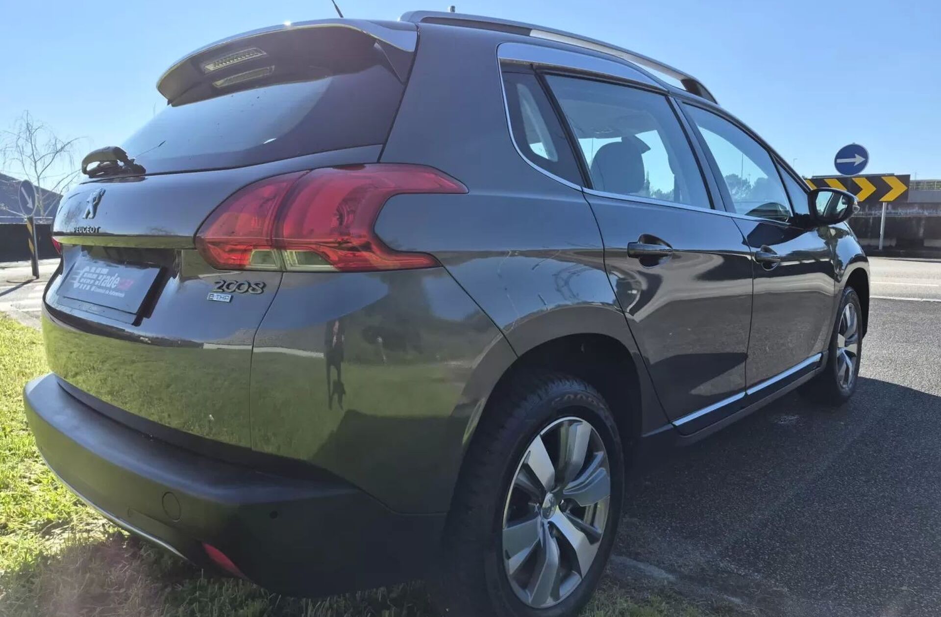 PEUGEOT 2008 1.2 PureTech Allure