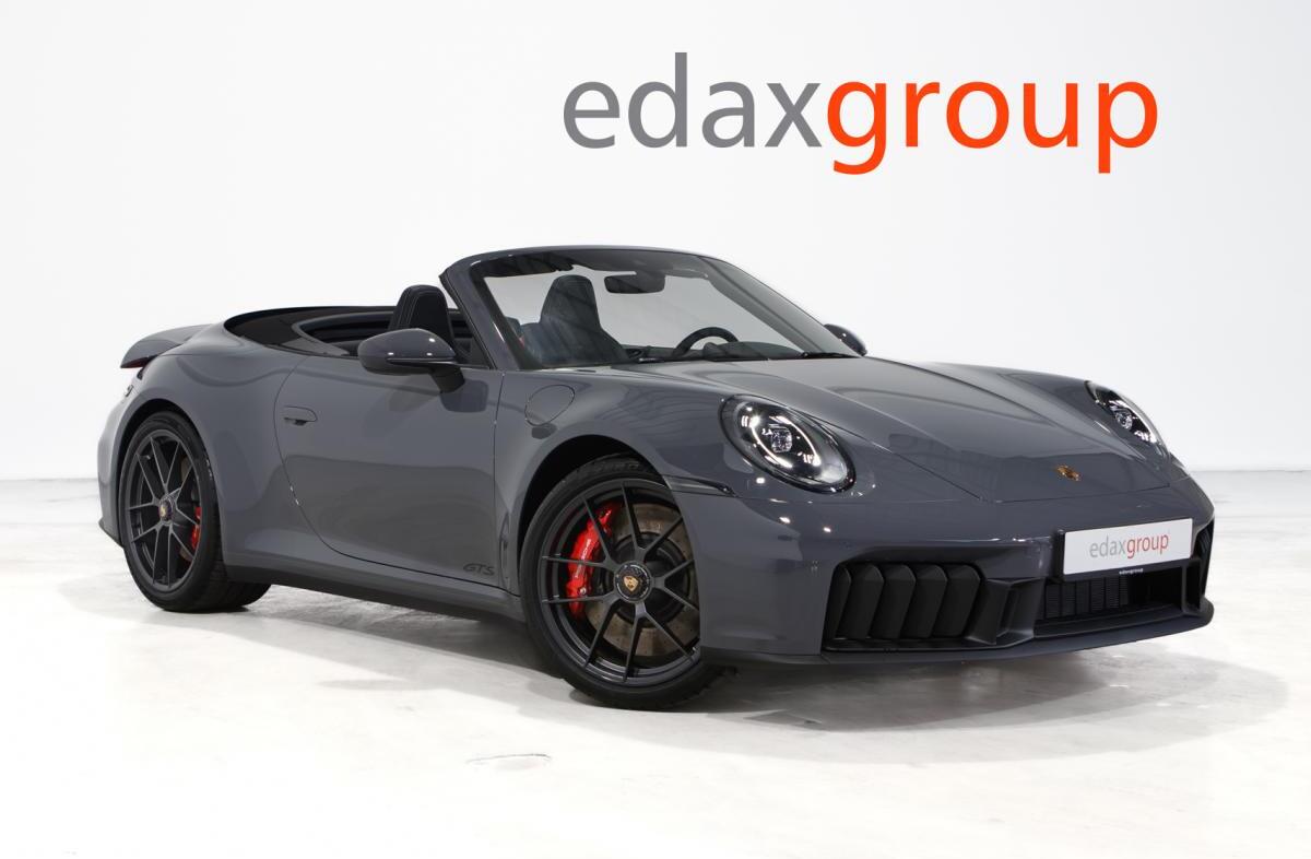 PORSCHE 911 Carrera 4 GTS