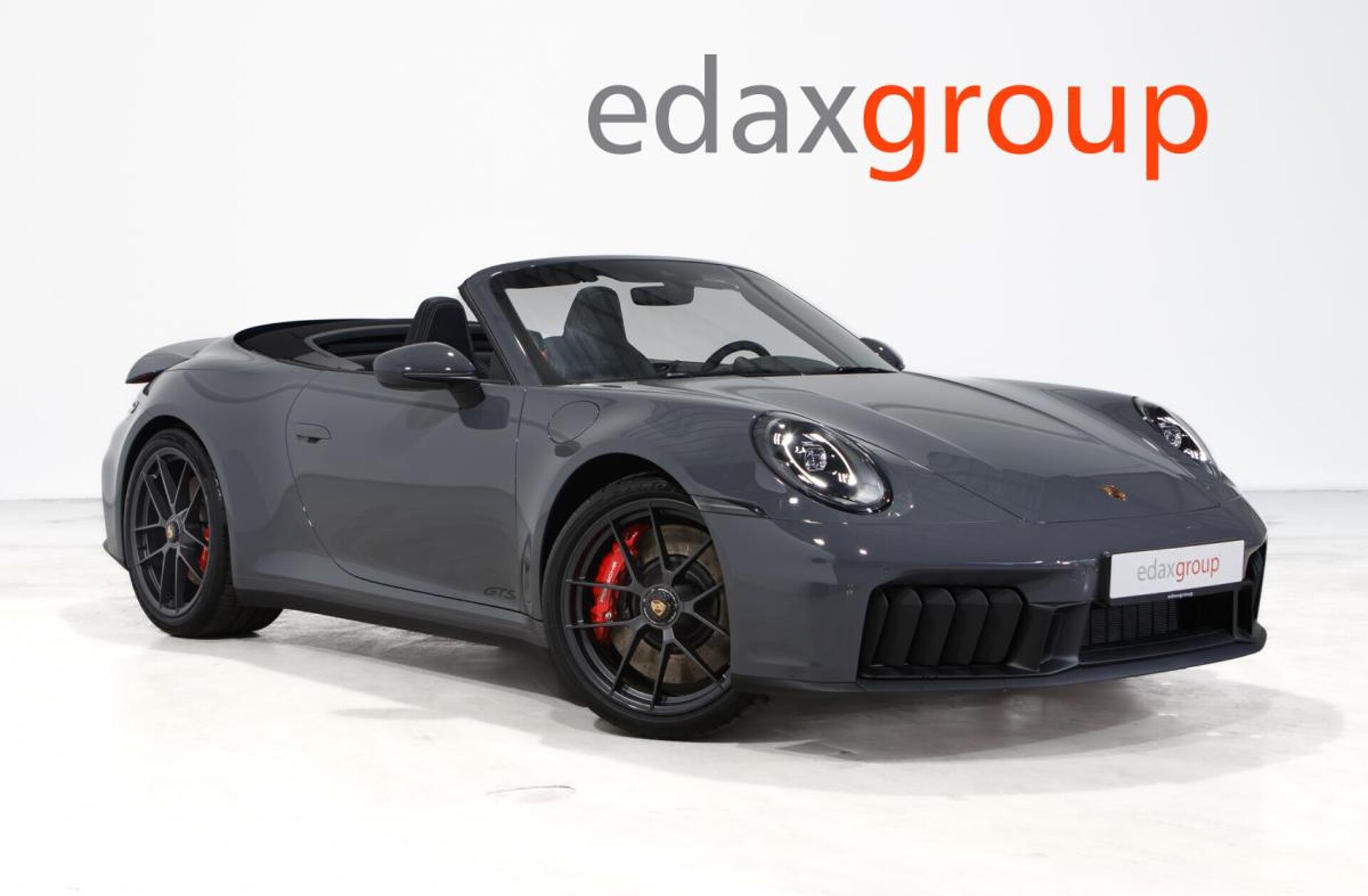 PORSCHE 911 Carrera 4 GTS