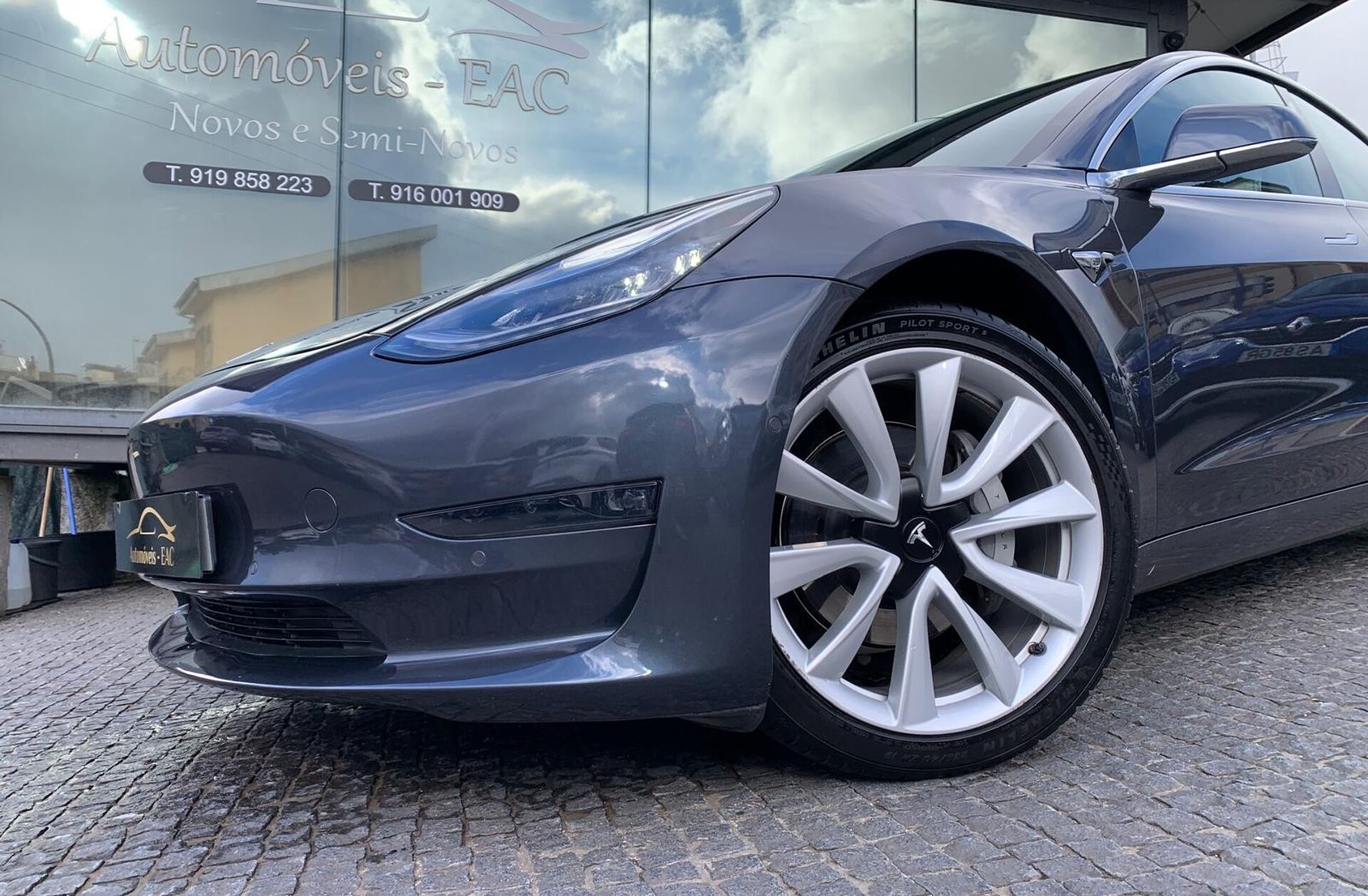 TESLA Model 3 Long-Range Dual Motor AWD