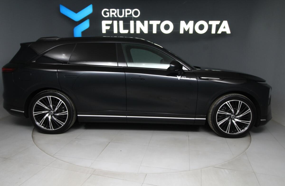 XPENG G9 98 kWh AWD Performance