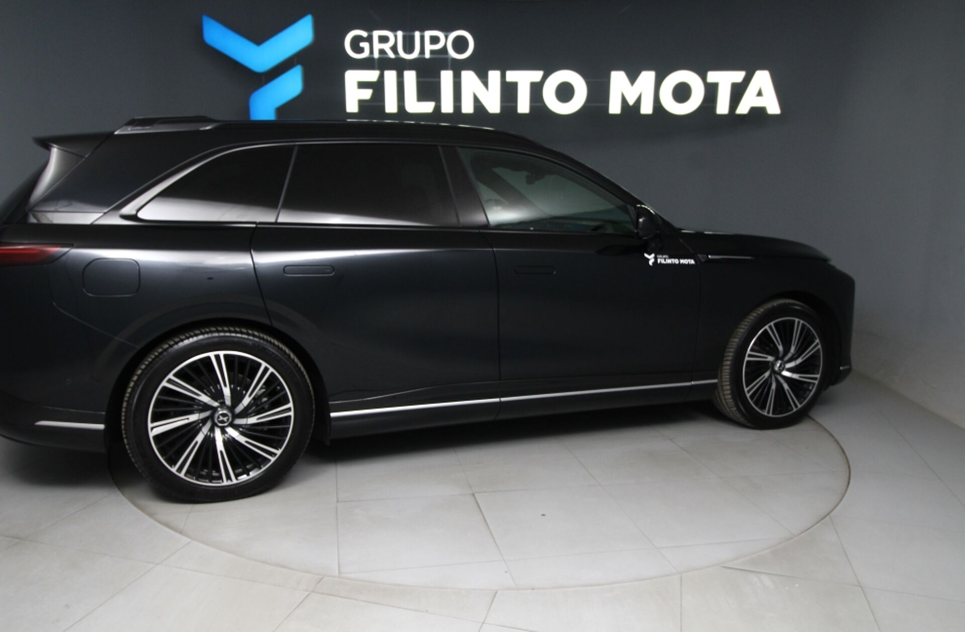 XPENG G9 98 kWh AWD Performance