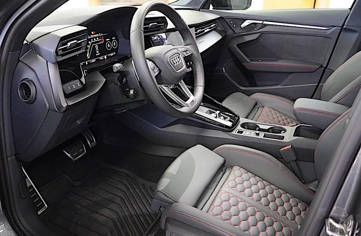 AUDI A3 RS3 TFSI quattro S tronic