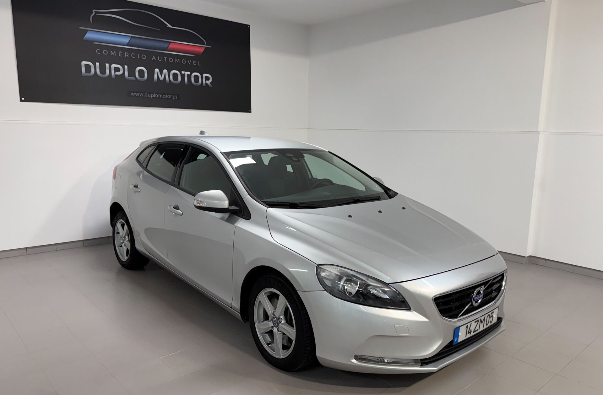VOLVO V40 2.0 D2 Momentum Geartronic