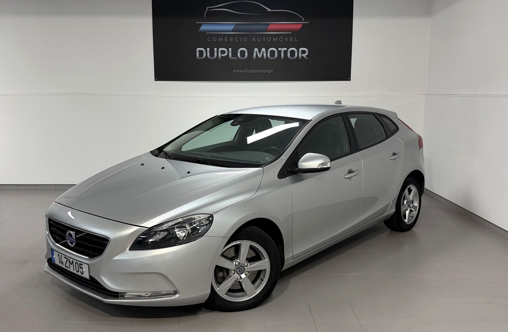 VOLVO V40 2.0 D2 Momentum Geartronic