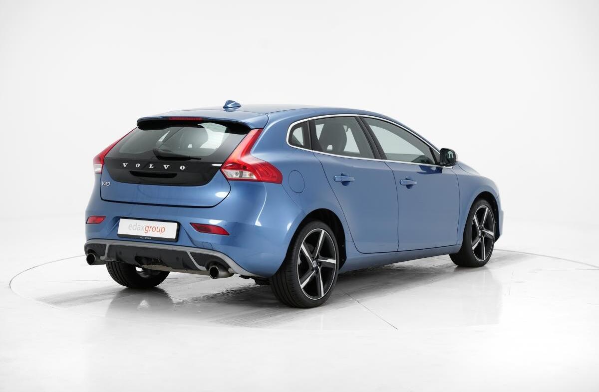 VOLVO V40 2.0 D2 R-Design