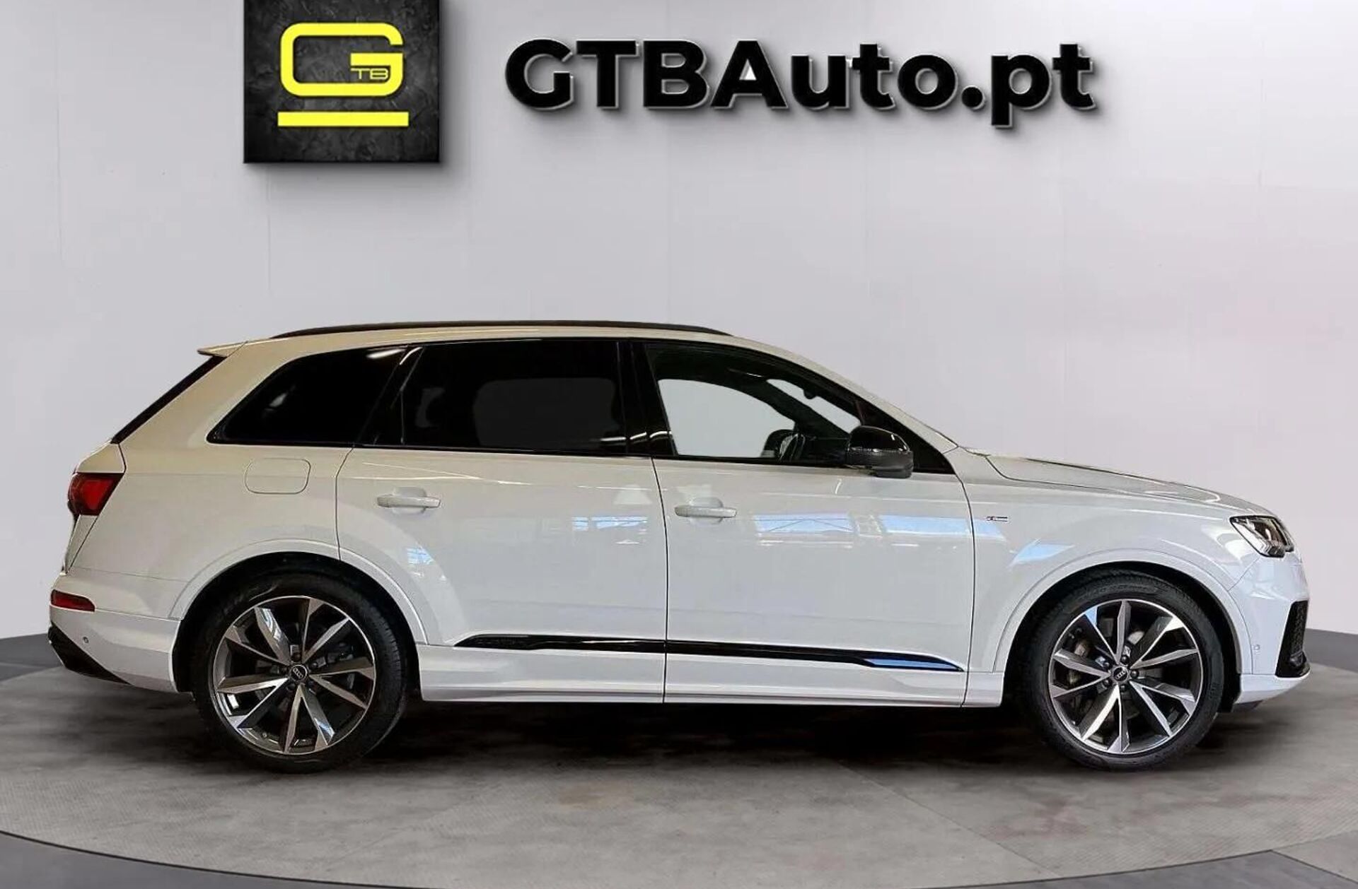 AUDI Q7 55 TFSIe quattro S line Tiptronic