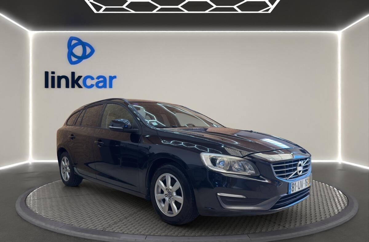 VOLVO V60 1.6 D2 Momentum Eco