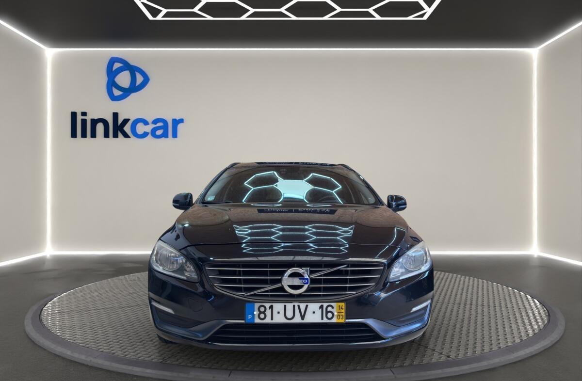 VOLVO V60 1.6 D2 Momentum Eco