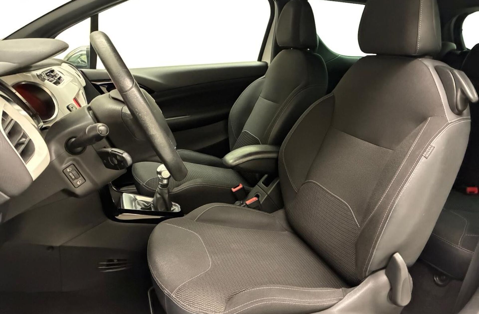 CITROEN DS 3 1.6 e-HDi Airdream Sport Chic