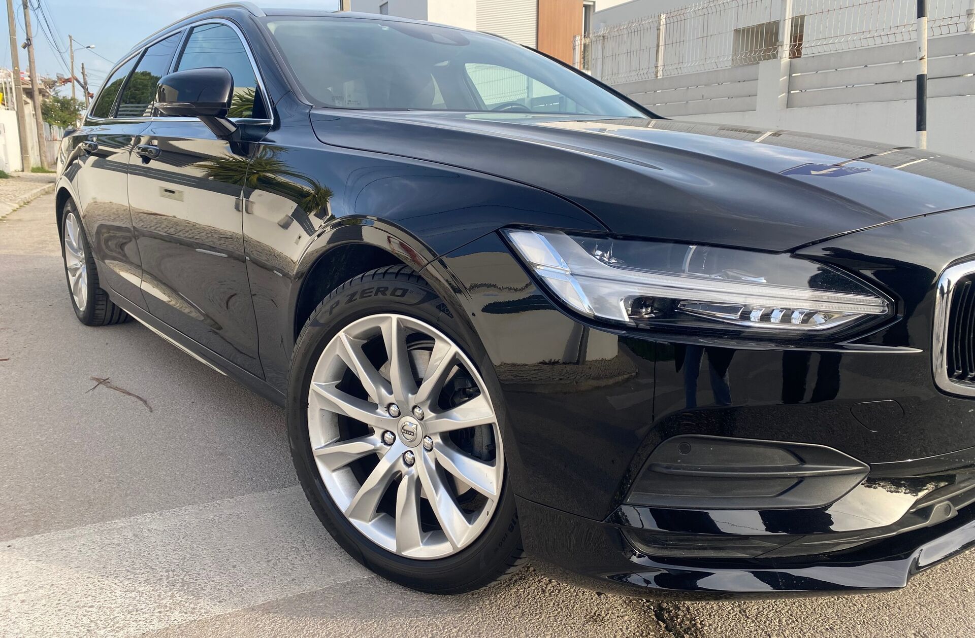 VOLVO V90 2.0 D4 Momentum Plus Geartronic