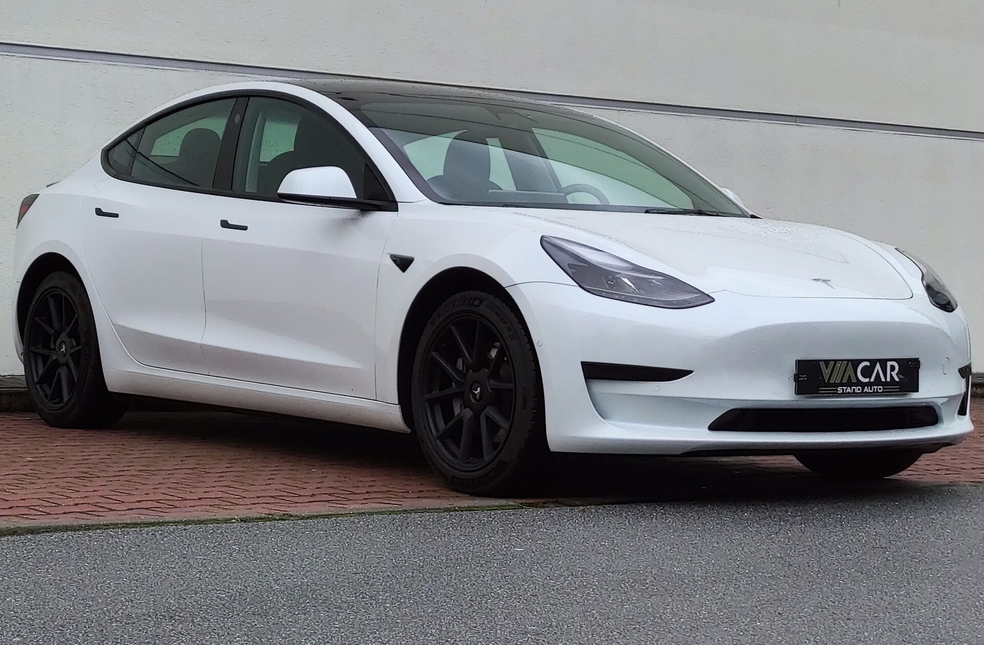 TESLA Model 3 Standard Range Plus RWD