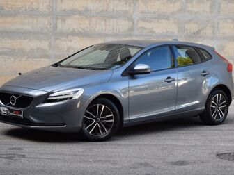 VOLVO V40 2.0 D2 Momentum