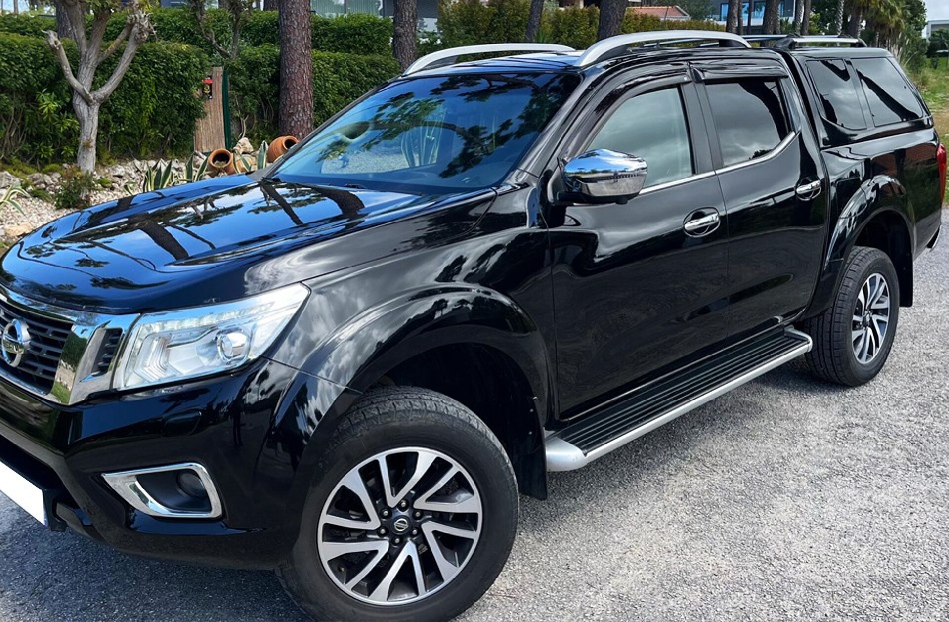 NISSAN Navara 2.3 dCi CD 4WD Tekna AT