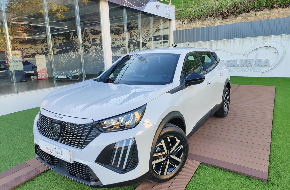 PEUGEOT 2008 1.2 PureTech Active Pack