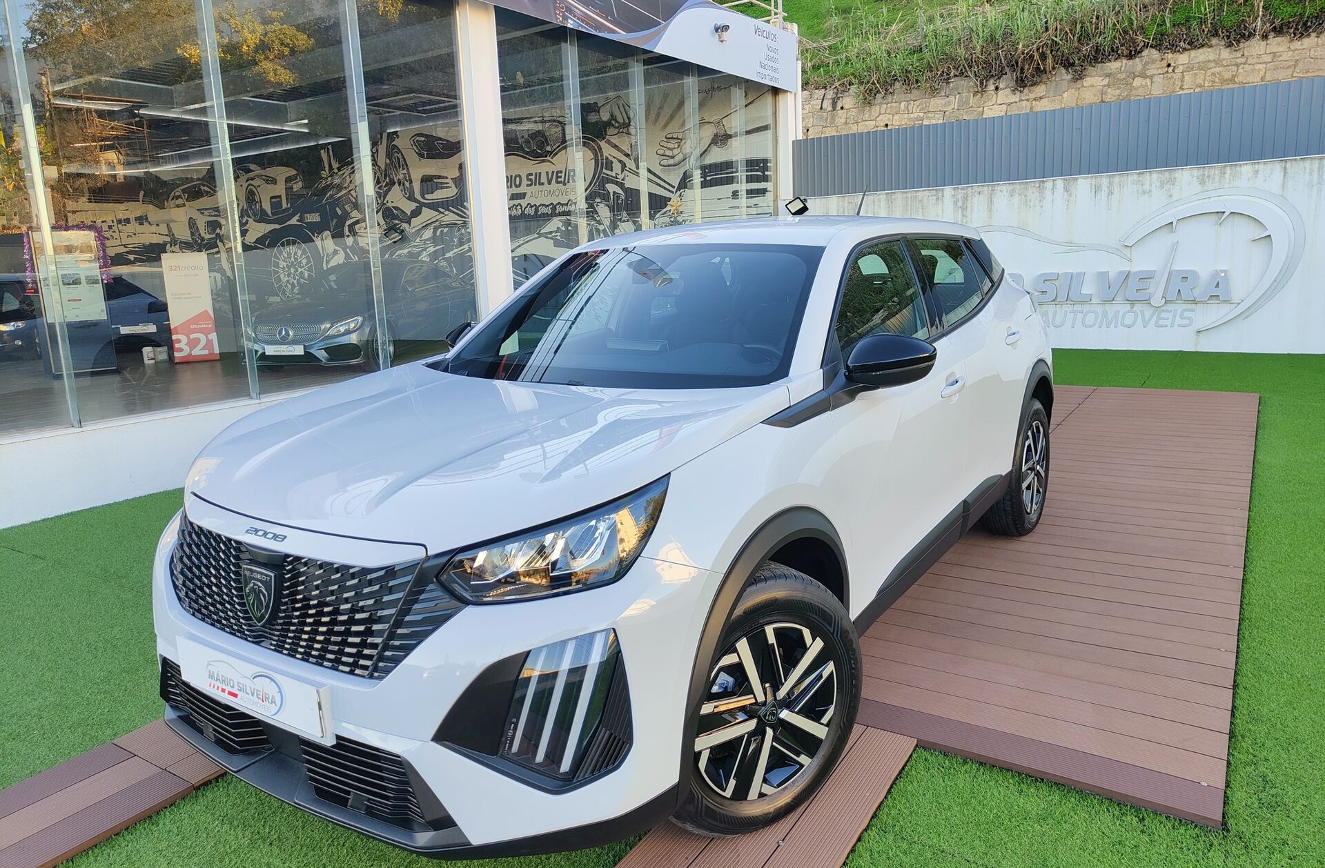 PEUGEOT 2008 1.2 PureTech Active Pack