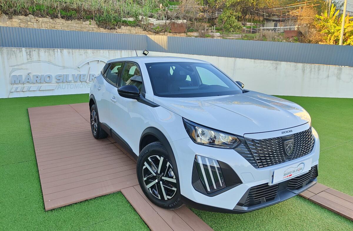 PEUGEOT 2008 1.2 PureTech Active Pack