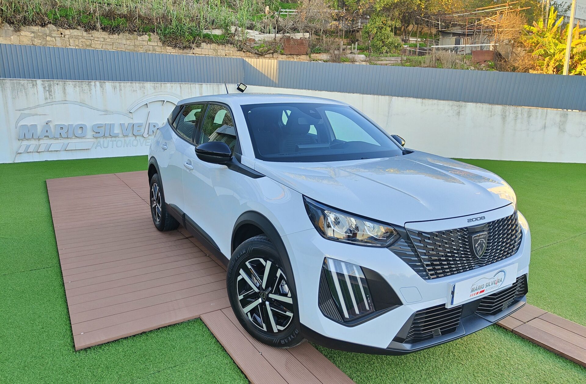 PEUGEOT 2008 1.2 PureTech Active Pack