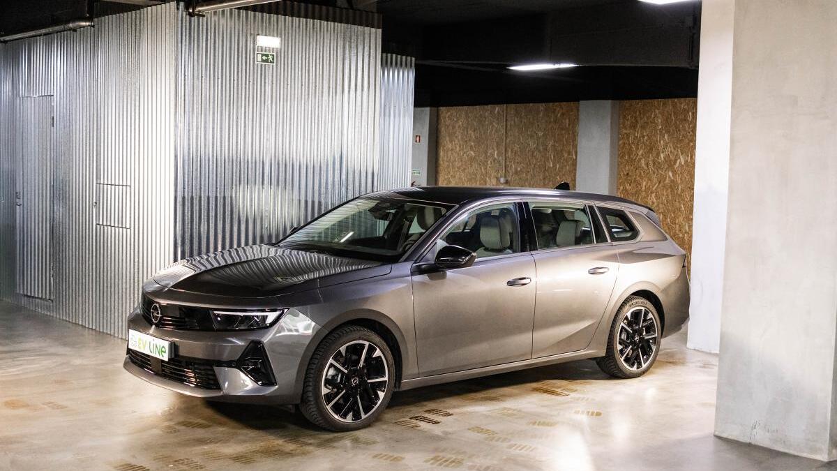 Opel Astra 54 Kwh Edition