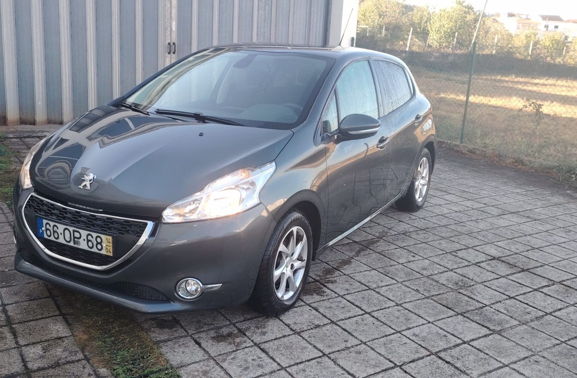 PEUGEOT 208 1.4 HDi Active