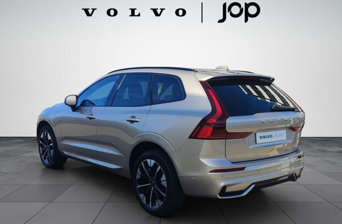 VOLVO XC60 2.0 T6 PHEV Plus Dark AWD