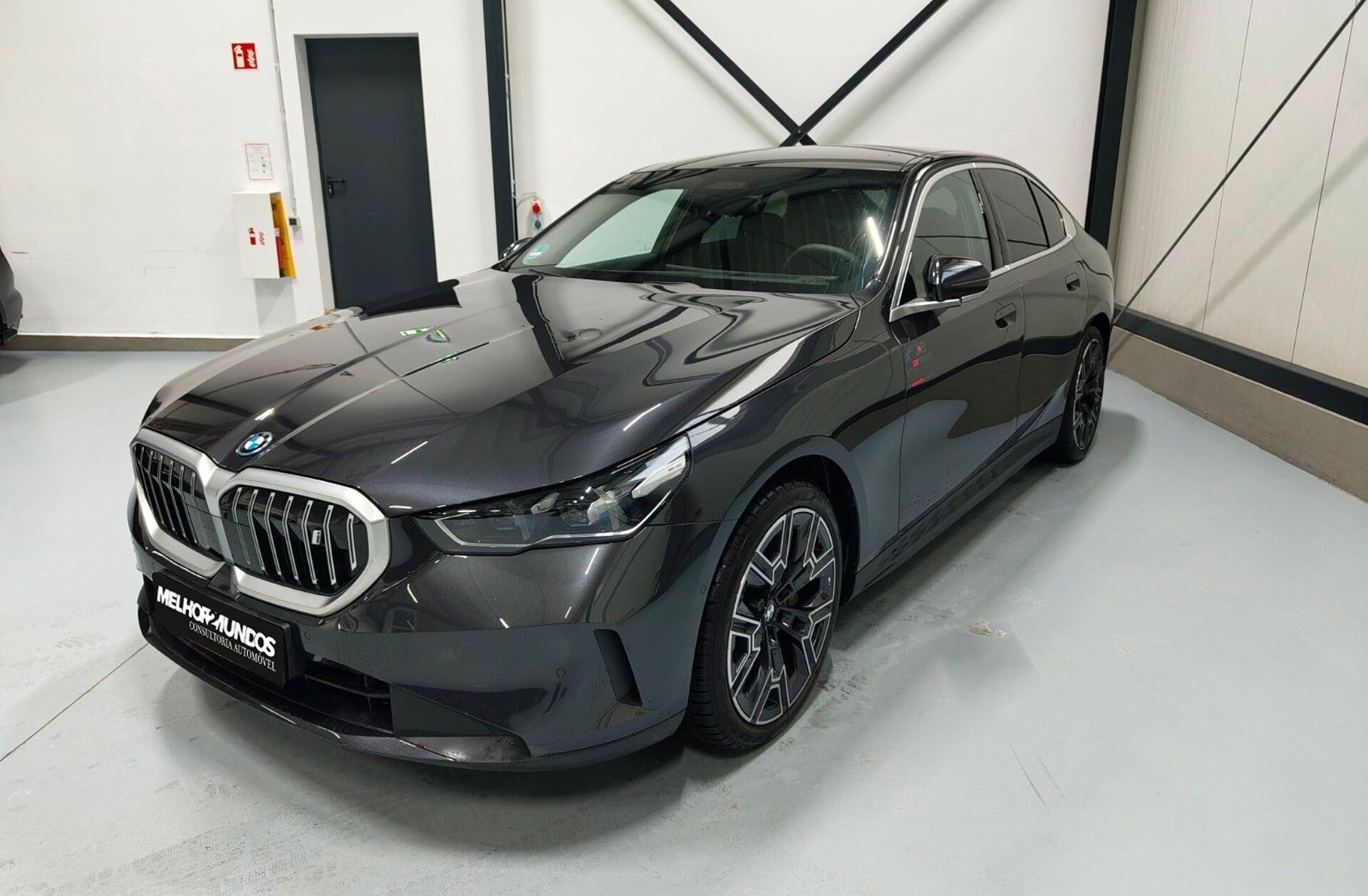 BMW i5 eDrive40