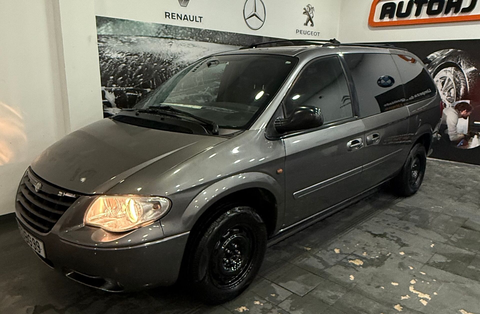 CHRYSLER Voyager 2.8 CRD ATX SE