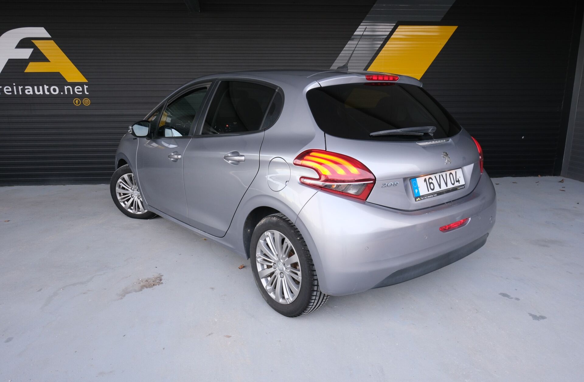 PEUGEOT 208 1.5 BlueHDi Signature