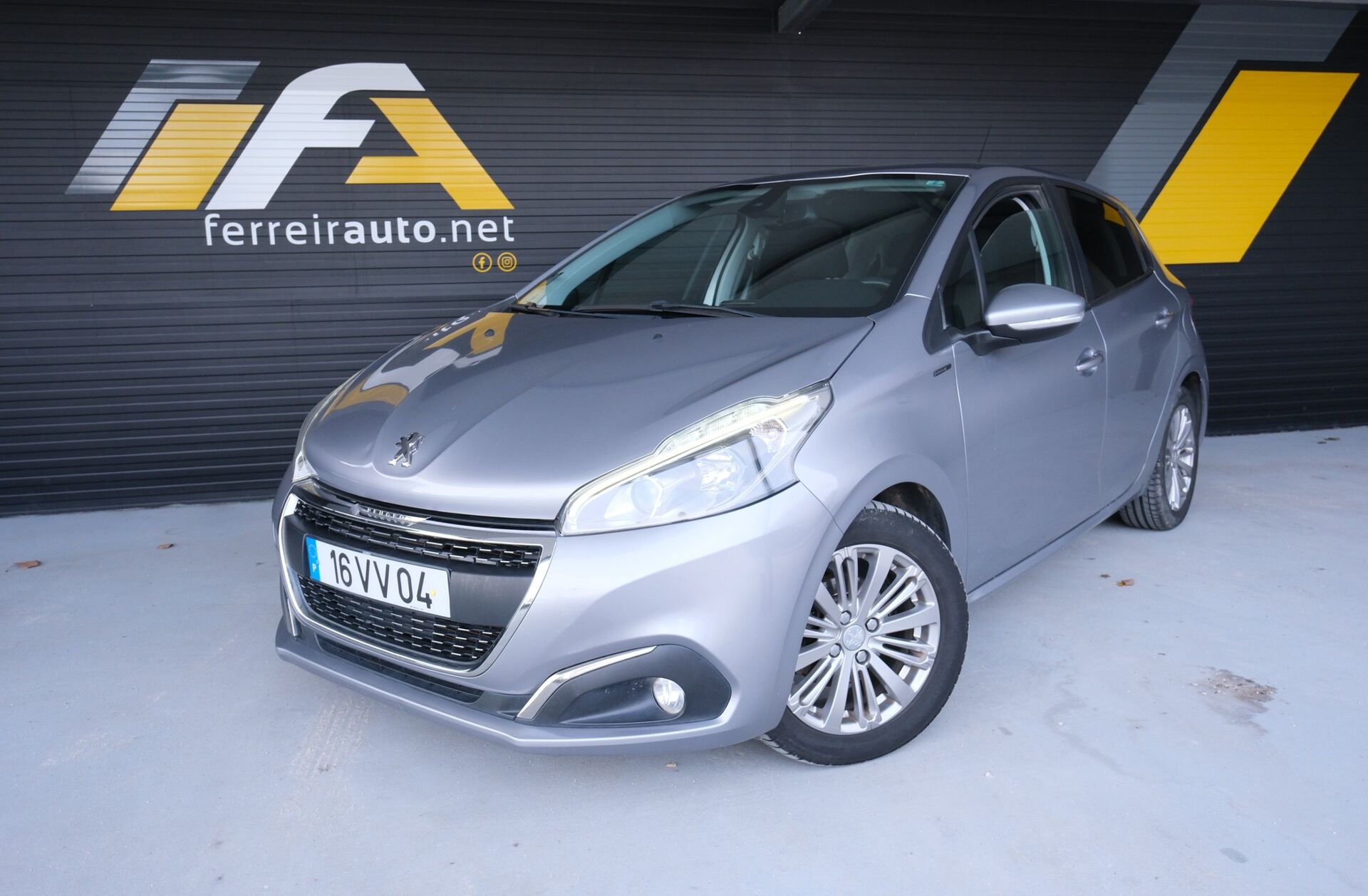 PEUGEOT 208 1.5 BlueHDi Signature