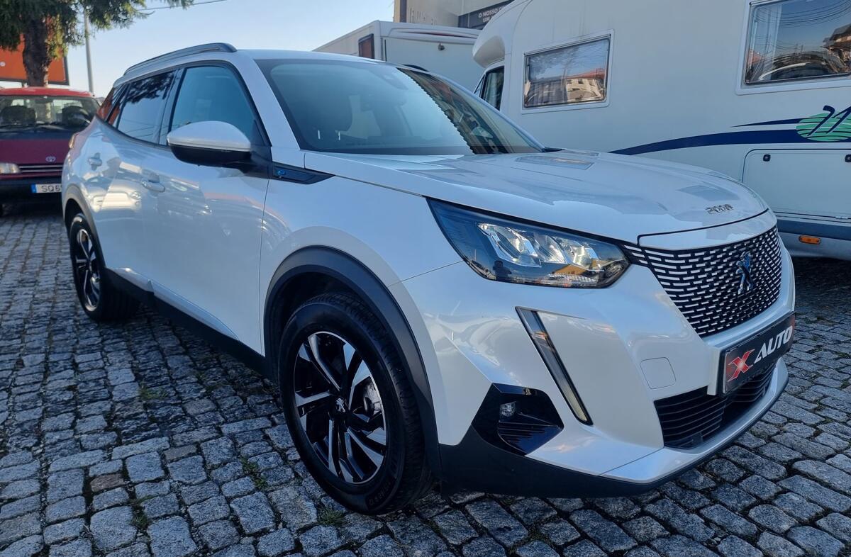 PEUGEOT 2008 e- 50 kWh GT