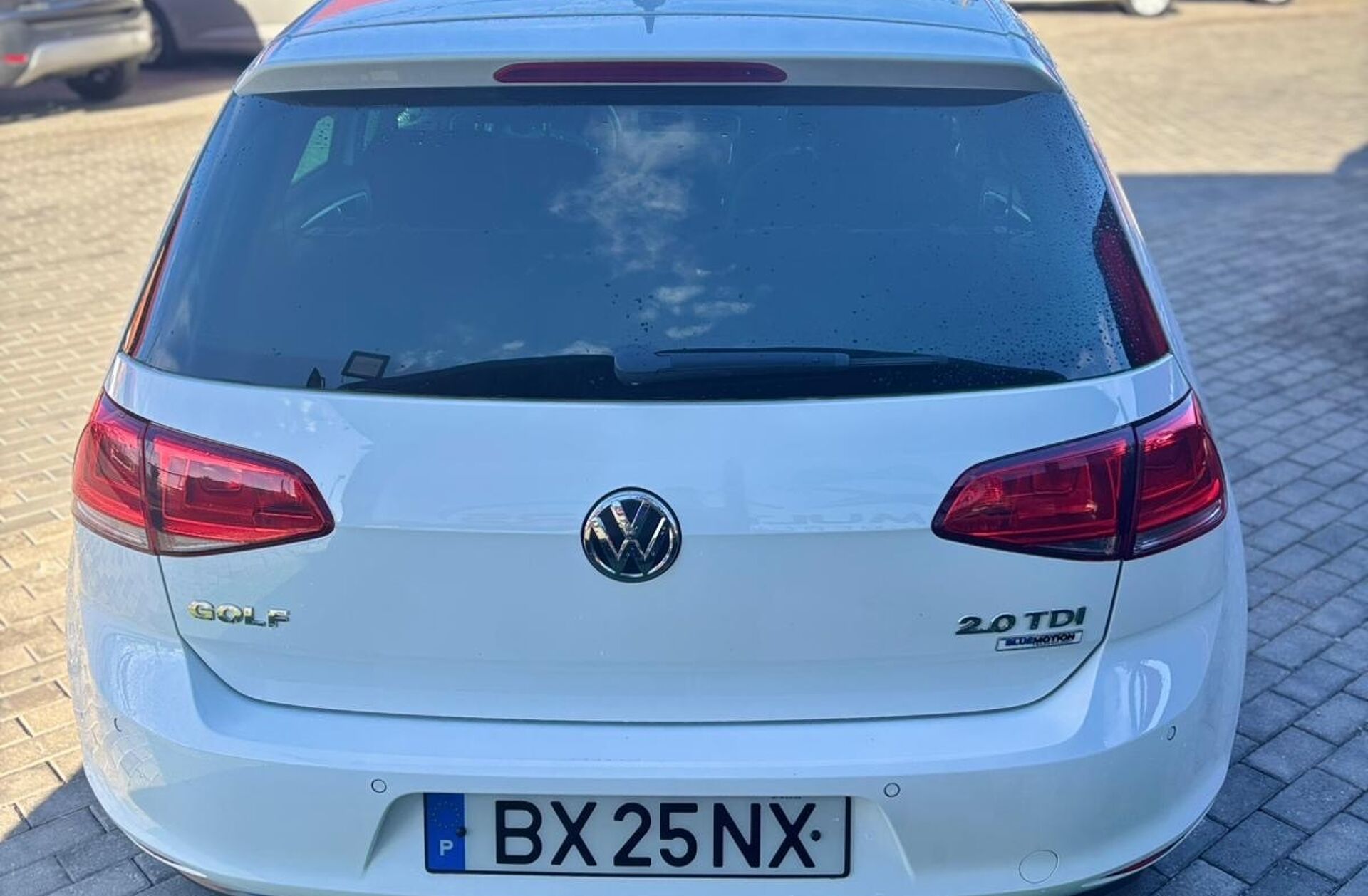 VOLKSWAGEN Golf 2.0 TDi Confortline