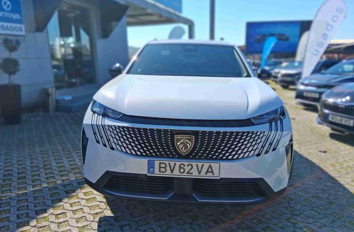 PEUGEOT 3008 1.2 Hybrid Allure e-DCS6