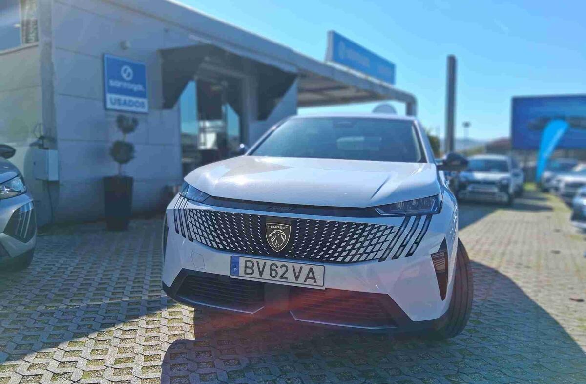 PEUGEOT 3008 1.2 Hybrid Allure e-DCS6